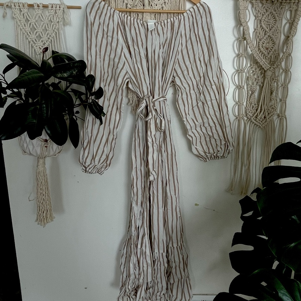 Peasant midi length summer dress with puff sleeves